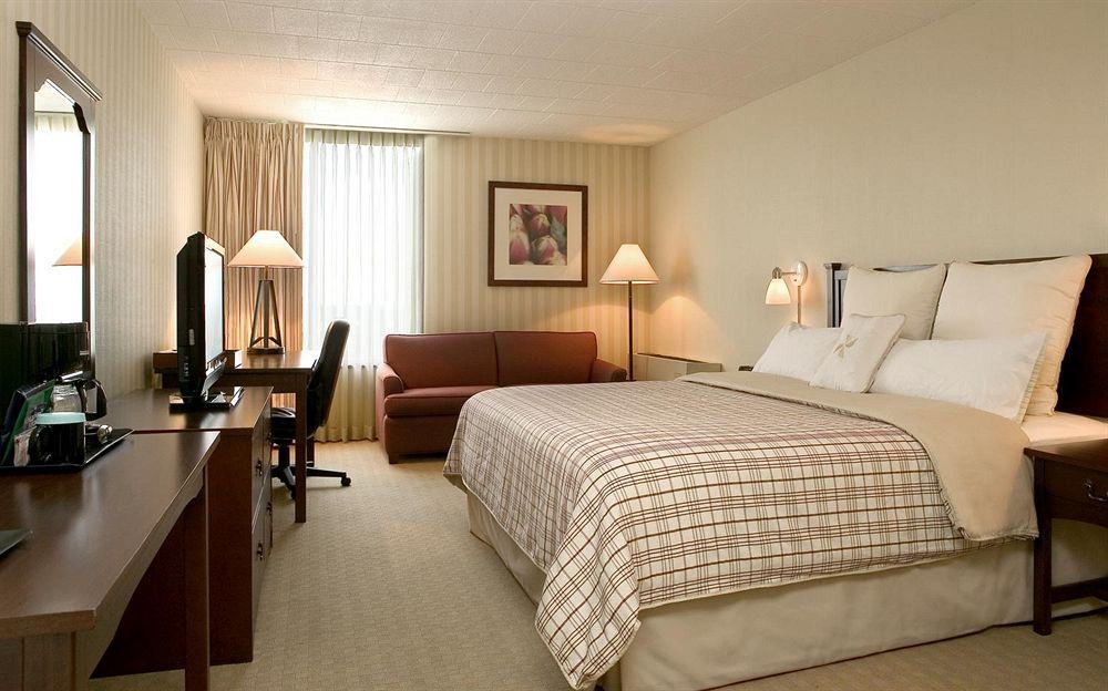 Ramada By Wyndham Greensburg Hotel & Conference Center Habitación foto